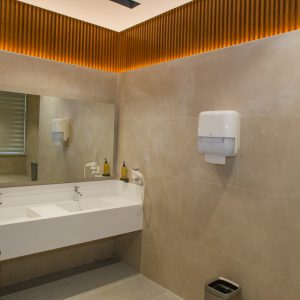 Раздевалка в бассейне в санатории Источник в городе Железноводске - фотография