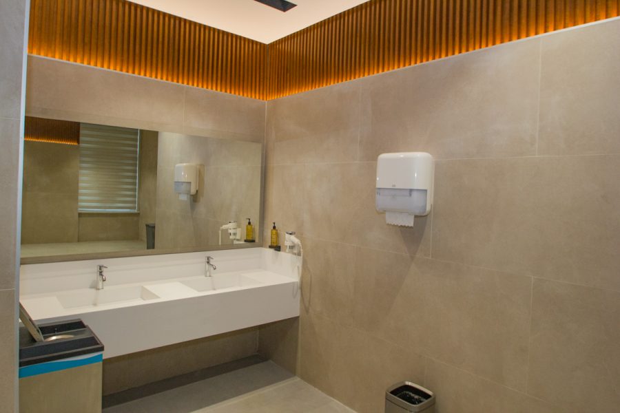 Раздевалка в бассейне в санатории Источник в городе Железноводске - фотография