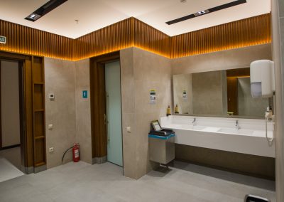 Раздевалка в бассейне в санатории Источник в городе Железноводске - фотография