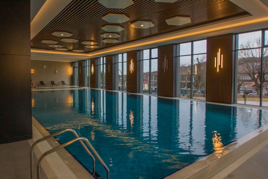 Бассейн в санатории Источник в городе Железноводске - фотография