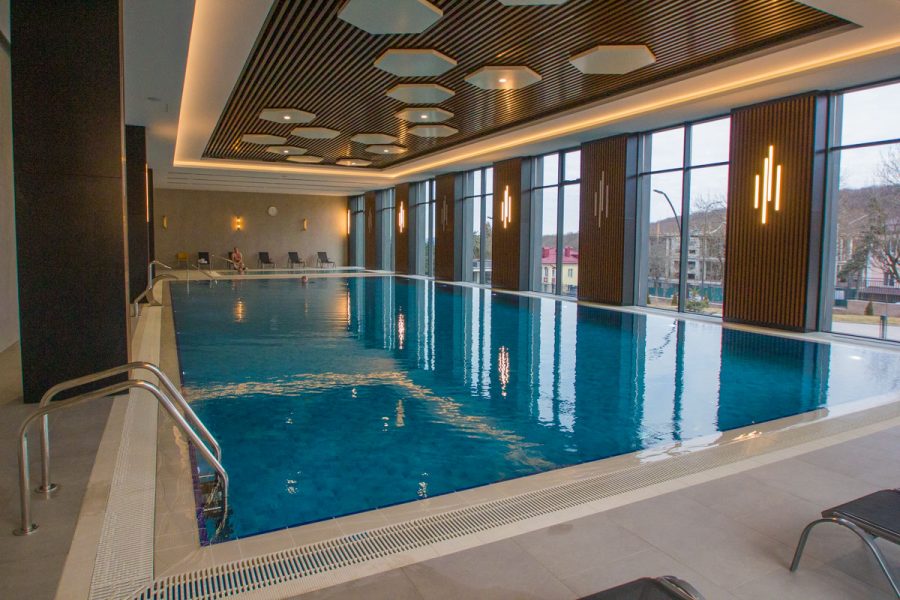 Бассейн в санатории Источник в городе Железноводске - фотография