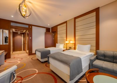 Номер Люкс семейный в санатории Источник в городе Железноводске - фотография