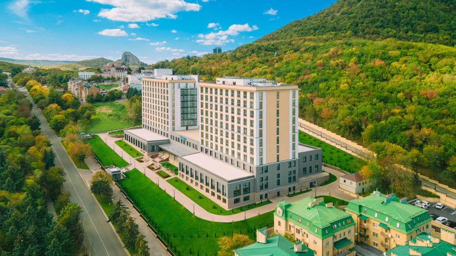 Санаторий Источник в городе Железноводске - фотография