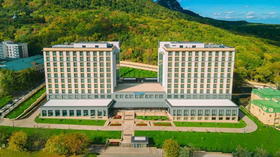 Санаторий Источник в городе Железноводске - фотография