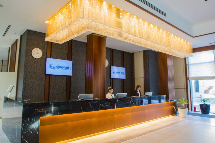 Ресепшн в санатории Источник в городе Железноводске - фотография