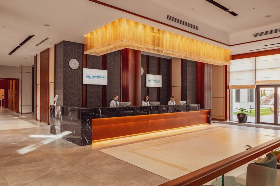 Ресепшн в санатории Источник в городе Железноводске - фотография