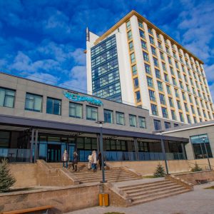 Территория в санатории Источник в городе Железноводске - фотография