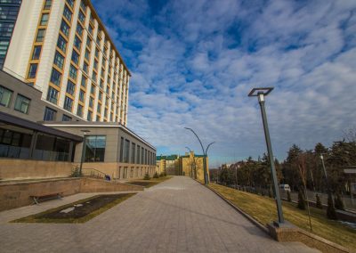 Территория в санатории Источник в городе Железноводске - фотография