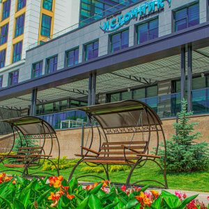 Территория в санатории Источник в городе Железноводске - фотография