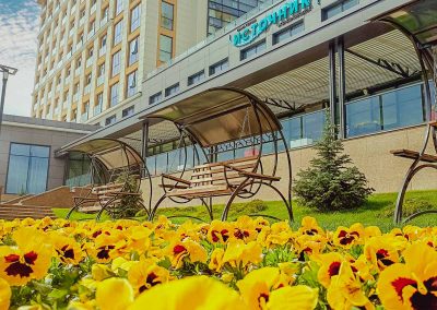 Территория в санатории Источник в городе Железноводске - фотография