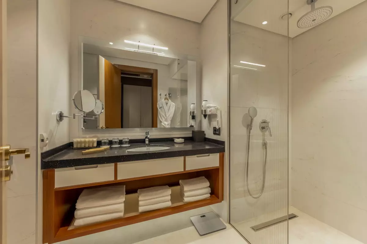 Номер Люкс семейный в санатории Источник в городе Железноводске - фотография