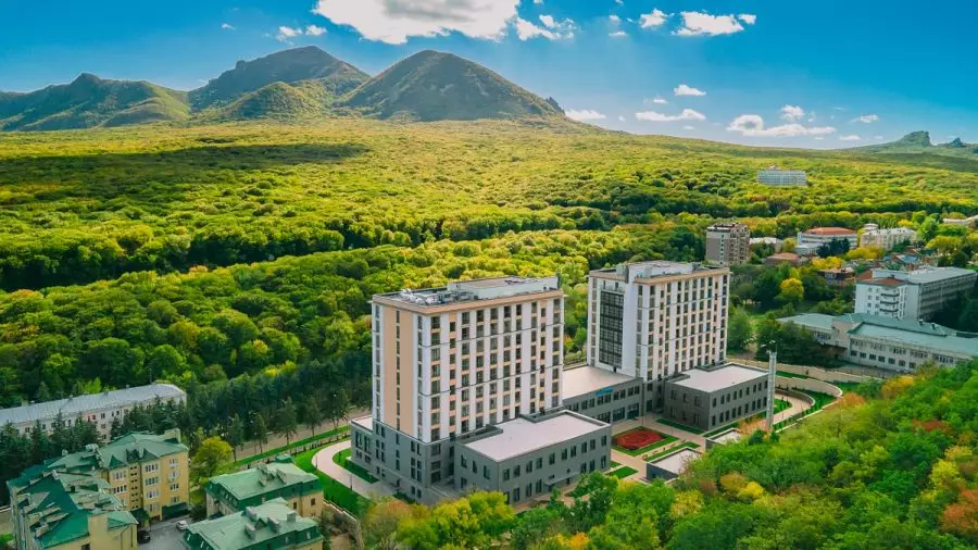 Санаторий Источник в городе Железноводске - фотография